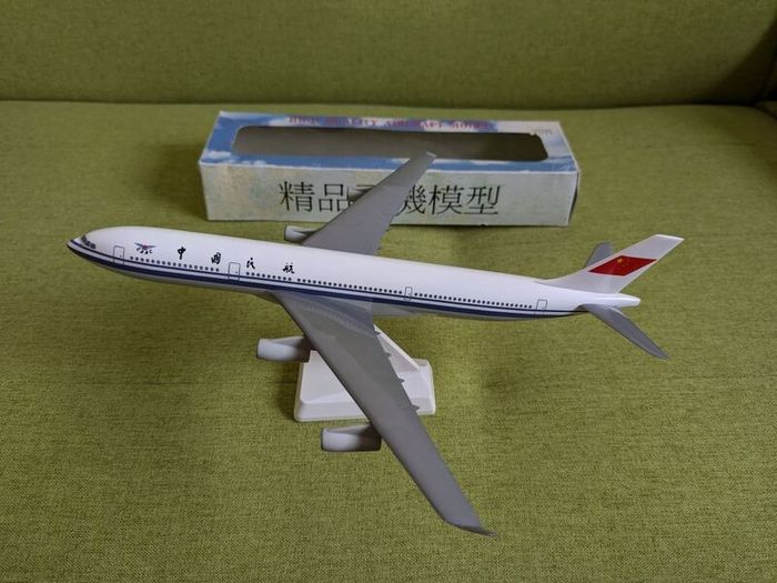Civil Aviation Administration of China 1:200 scale model airplane, Airbus A340 aircraft
