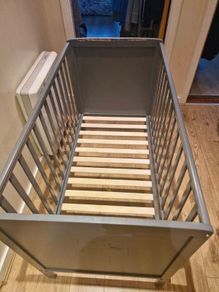 baby cot