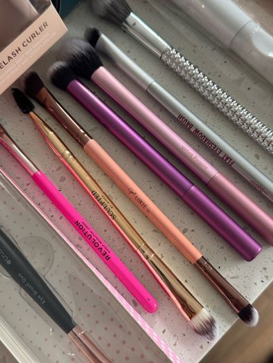 Makeup brushes new 100% genuine