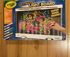 Crayola Ultimate Light Board and markers set assortment