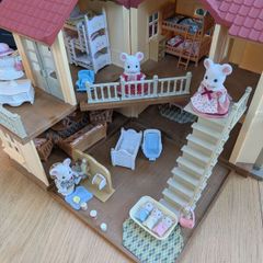 Sylvanian House & Furniture