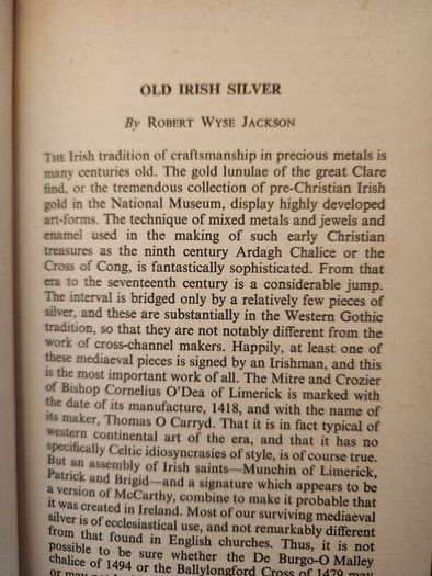 A Guide To  Irish  Antiques  And Antiquedealees 1967. Edited By  George Stacpoole. Paperback In Good Condition.