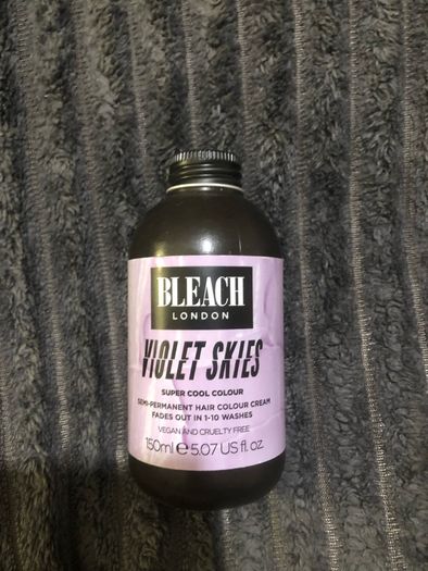 Semi-permanent hair colour violet Bleach