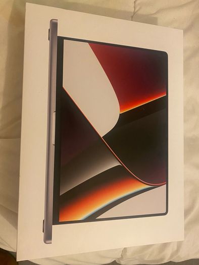 MacBook Pro empty box