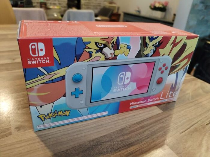 Switch Lite Zacian & Zamazenta