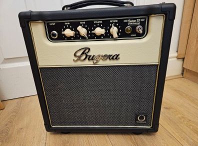 Bugera V5 Infinium Valve Amp Combo - mint, like new