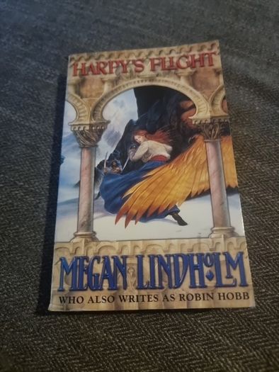 Harpy's Flight (Soft cover)  Book 1 of 4: Windsingers series  .Megan Lindholm
