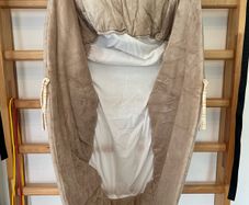 Beige velvet baby cot bumper