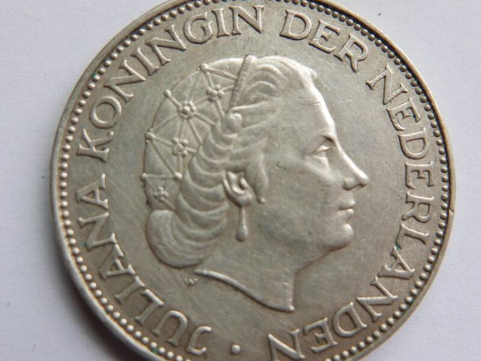 1961 Netherlands Kingdom Queen JULIANA Vintage Silver 2 1/2 Gulden Coin