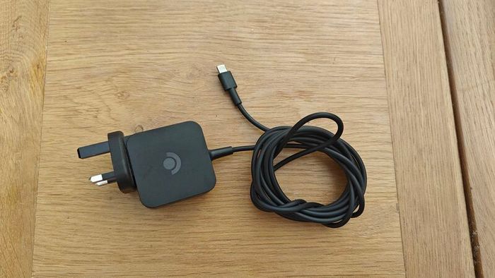 Steam Deck OLED 512GB, DBrand Killswitch Case + Cover, official charger + case, screen protector