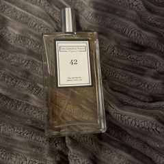 The essence vault perfume
