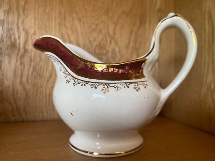 Arklow pottery jug