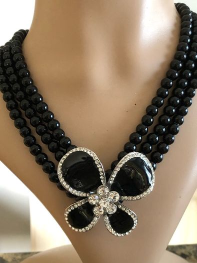 pearl necklace