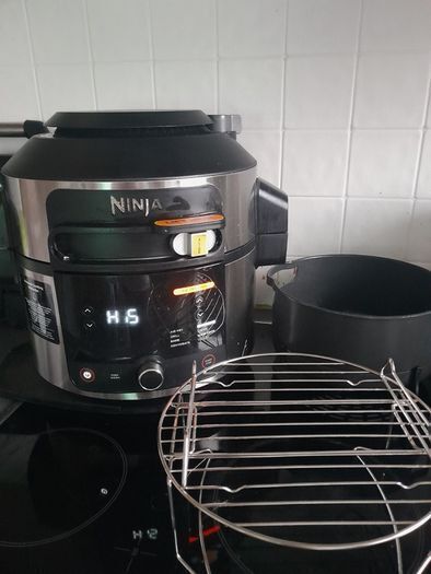 NINJA Foodi 11 in 1 SmartLid OL550UK Multicooker Pot Pressure Combi Slow cooker Steam Bake Air Fryer
