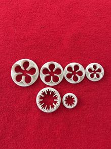 cake decorating tools