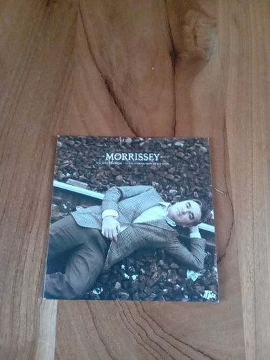 The Smiths 7" in total 12,the first 10 7" vinyl singles in original picture bags plus 2 exclusive 7" rarities badges and poster numbered limited edition plus rare 7" morrissey you have kilked me