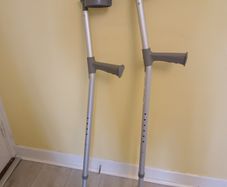 Pair of adult crutches