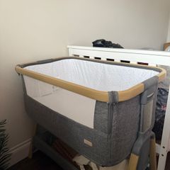 baby cot with feeding pillow