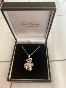 BNIB Teddy bear necklace
