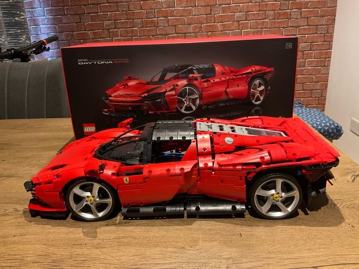 LEGO Technic 42143 Ferrari Daytona
