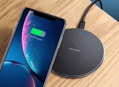 10W Wireless Fast Charger: Black