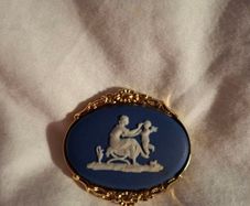 Vintage Wedgwood Brooch