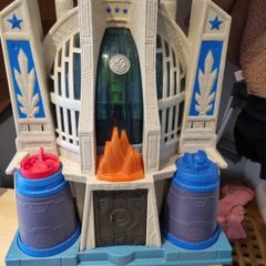 free batman house
