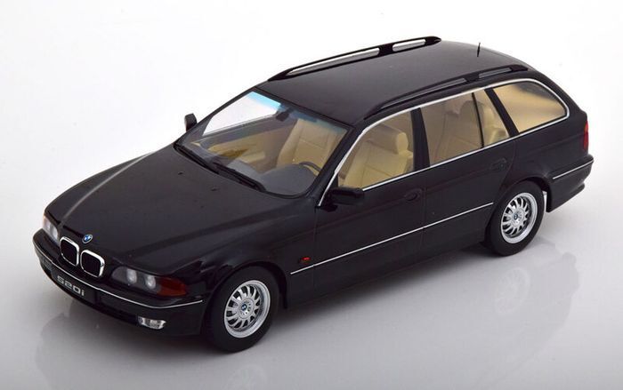 BMW 520i e39 Touring 1997 - 1/18 - New In Box