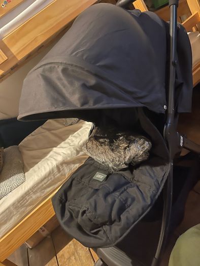 buggy with rain cover & foot muffins