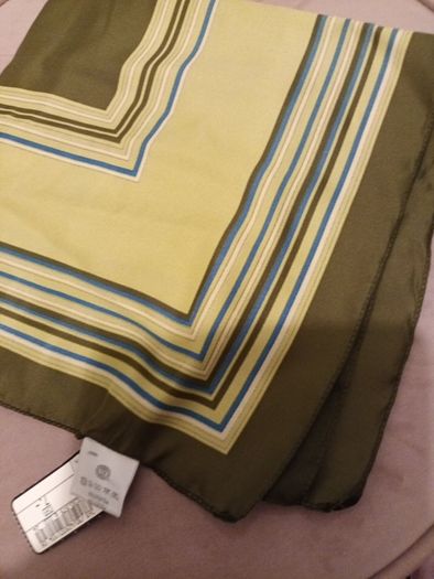 Green print scarf