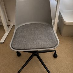 Grey Swivel Office / Desk Chair / Office Chair Height Adjustable