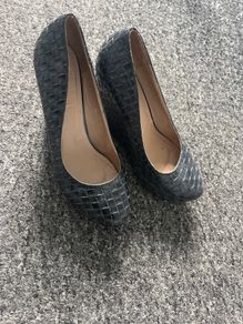 Black wedge