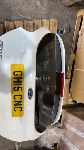 Ford focus 2015 bootlid & rear bumper
