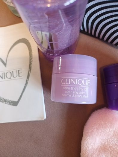 Brand new clinique skincare gift set