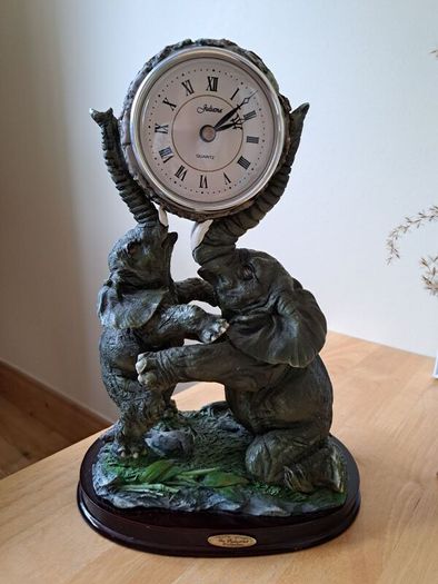Elephant clock