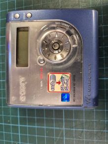 Sony MZ-NH700 Hi-MD Minidisc Walkman Recorder/Player