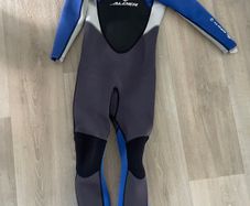 kids wetsuit