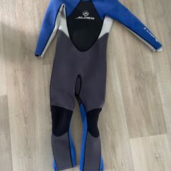 kids wetsuit