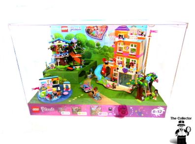 LEGO Friends XXL Shop Display Showcase New Never Used Lego Sets 41328 41335 And 41340 This is a cool lego display loads of moving parts when you turn the wheel it will turn the house around Also lights up plug in with AC plug