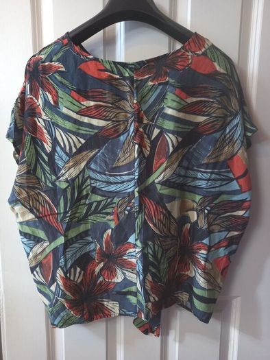 SALE!  Oversized Tropical Print Top size 12, new