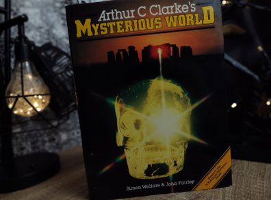 Arthur C. Clarke's Mysterious World ! Hardcover ! 1981 ! by Collins !