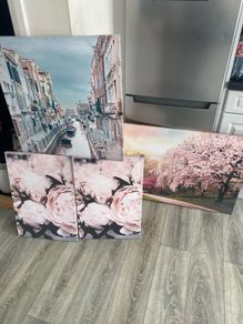 4 canvas prints excellent condition