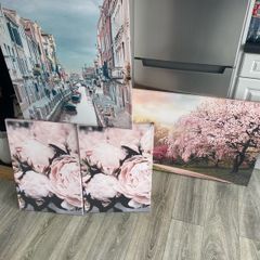 4 canvas prints excellent condition
