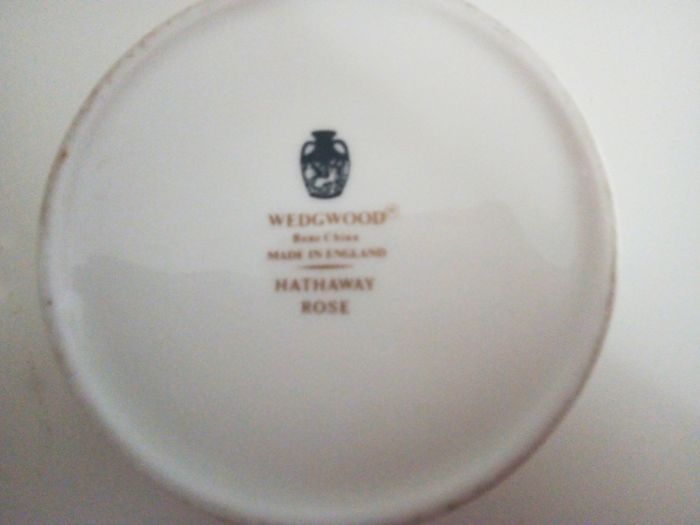 Vintage Wedgwood fine bone china trinket pot