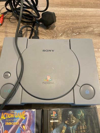 PS console and games 7502