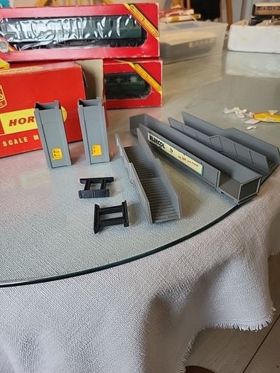 hornby footbridge