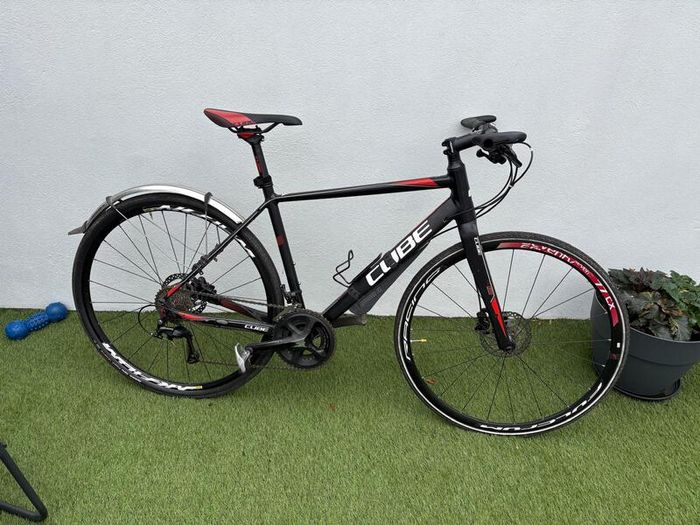 Cube hybrid bike