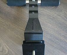 Door sit up bar