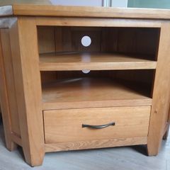 Oak TV stand in North Sligo / Dublin
