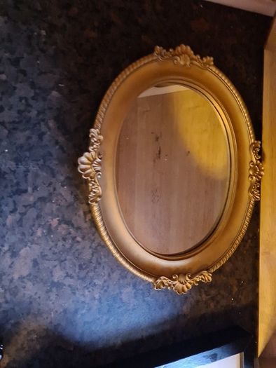 oval mirror